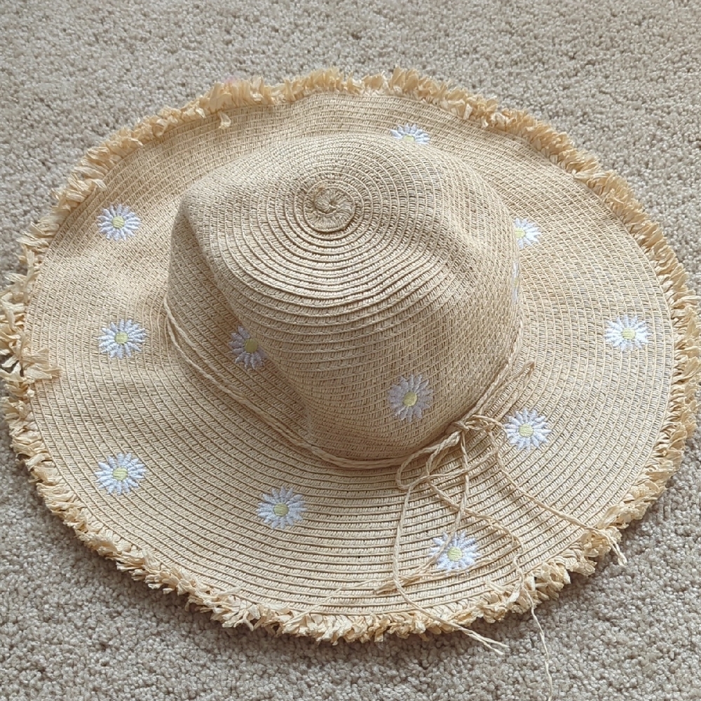 H&M, Kids Straw Sun Hat with Daisy Accents, Never Used